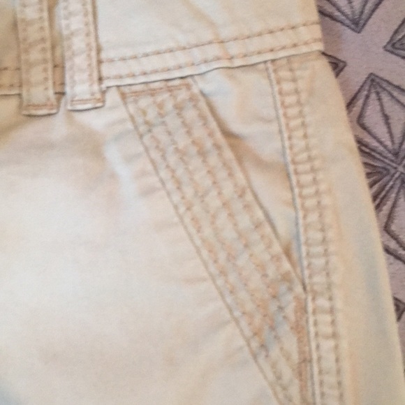 Maurice’s tan shorts - Picture 5 of 6